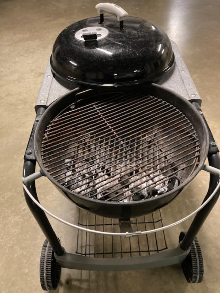 Houtskoolbarbeque Weber Performer roltafel, Enlèvement, Utilisé, Weber