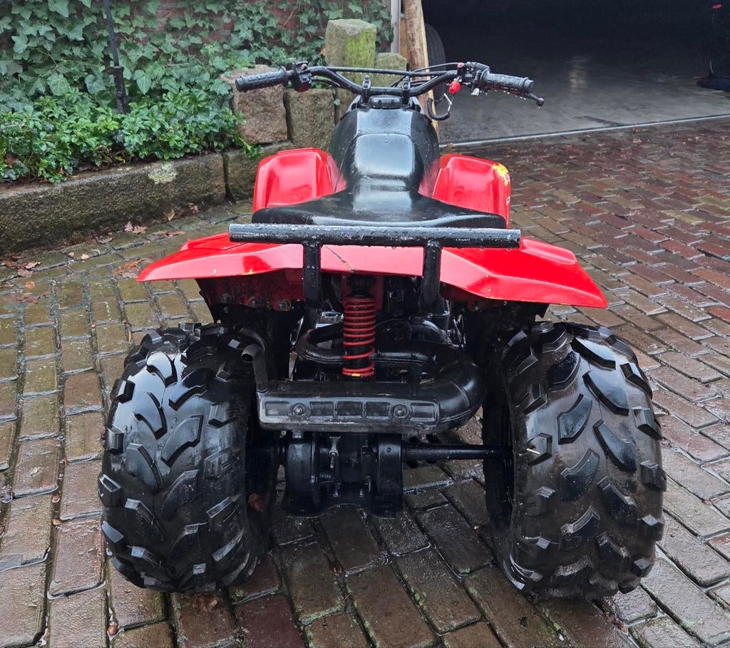 Suzuki lt80 quad (nieuwe accu), Motos, Quads & Trikes, Jusqu'à 11 kW, 80 cm³, 1 cylindre