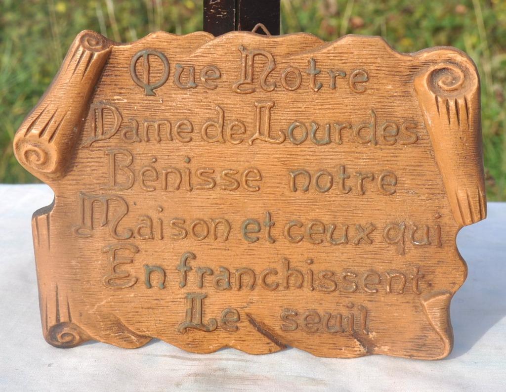 plaque mural décorative texte lourdes imitation bois, Enlèvement ou Envoi, Utilisé