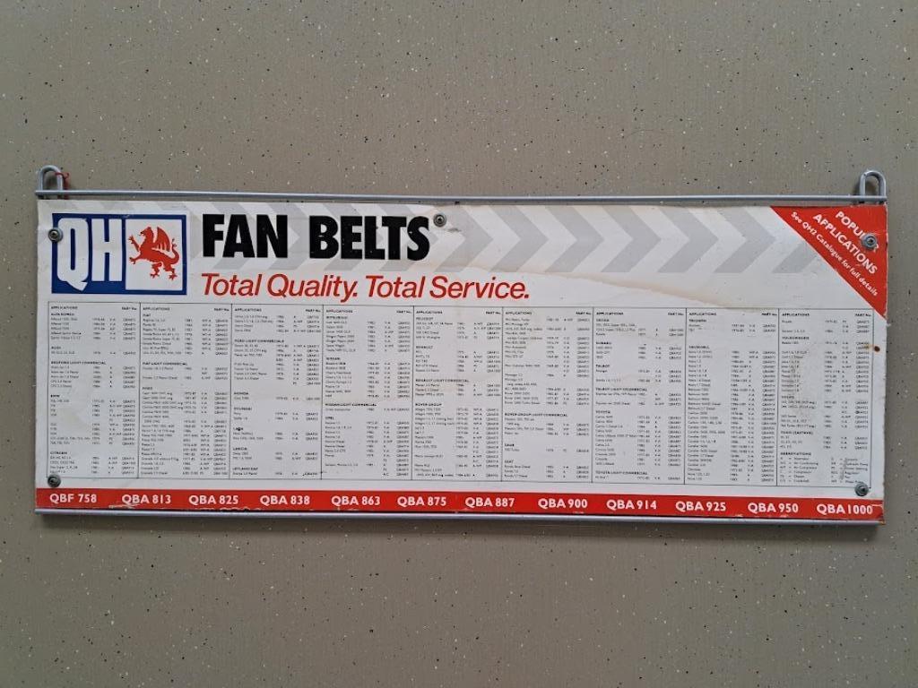 Assiette en carton vintage avec cadre en métal - QH Fan Belt, Enlèvement, Comme neuf, Panneau publicitaire