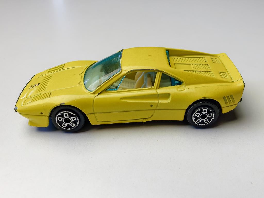 Burago Ferrari GTO 1/43, Enlèvement ou Envoi, Utilisé, Voiture, Autres marques