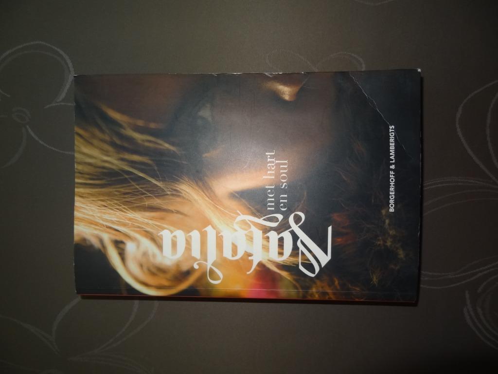 Boek "Natalia - met hart en soul" (in goede staat !), Gelezen, Artiest, Ophalen of Verzenden, Borgerhoff & Lamberigts