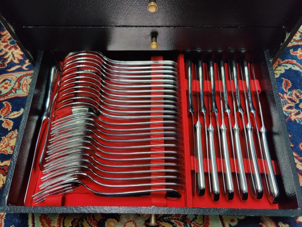 Set de couverts en métal argenté, Enlèvement