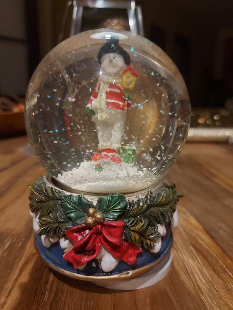 2 boules à neige, Collections, Enlèvement, Comme neuf