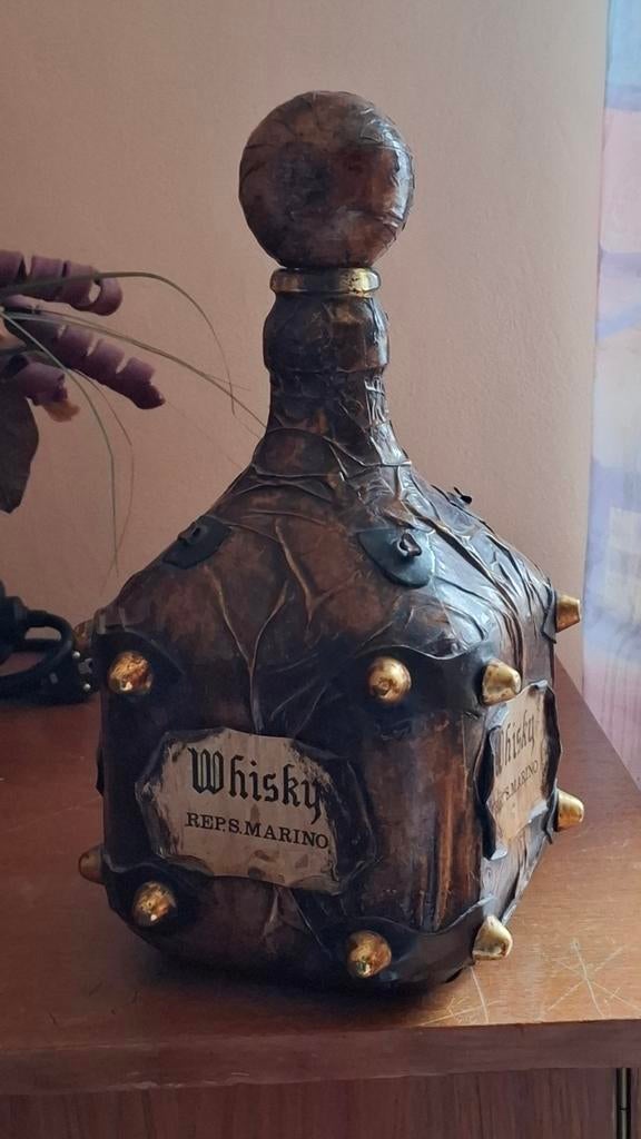 Bouteille whisky, Enlèvement