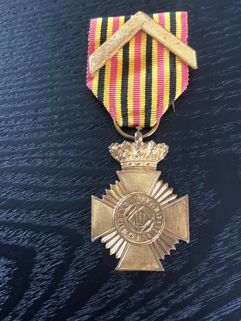 MÉDAILLE ABBL AVEC LOGO LÉOPOLD III ww2 1940, Enlèvement ou Envoi