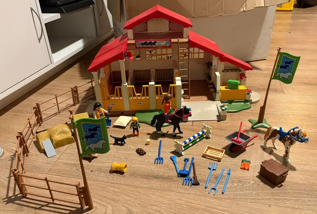 Playmobil Grote Paardenstal / Manege met accessoires, Enlèvement ou Envoi, Utilisé