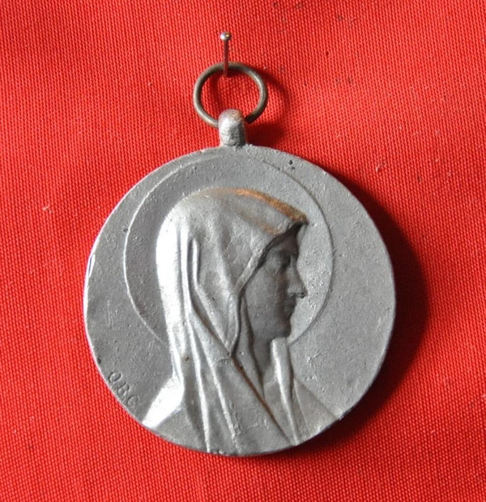 grande medaille pendentif religieuse vierge et lourdes alu, Collections, Religion, Utilisé, Christianisme | Catholique, Bijoux