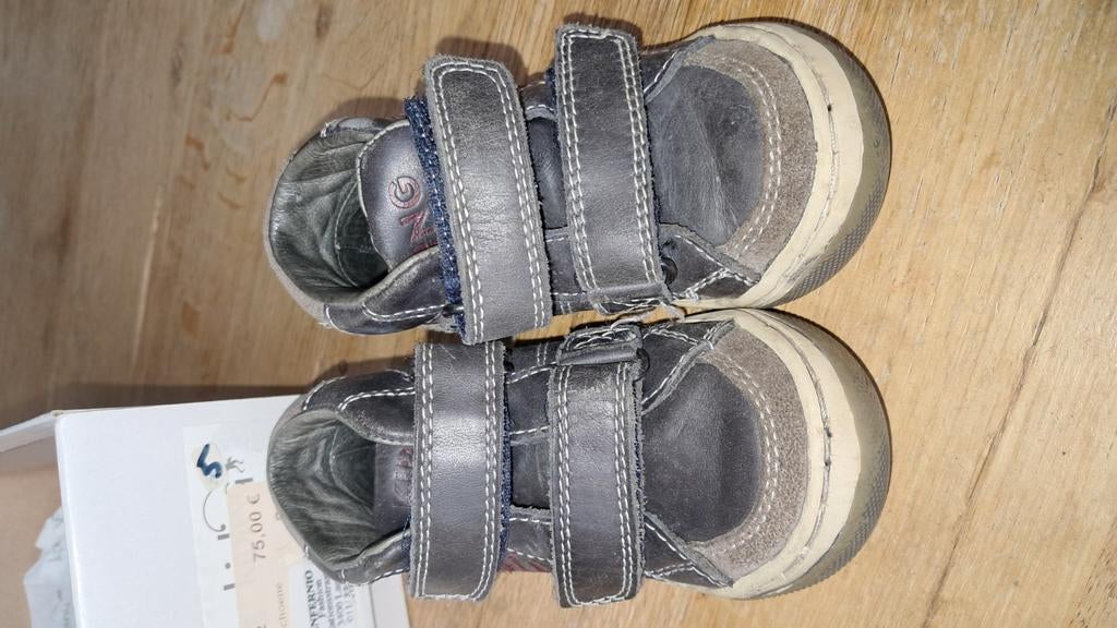 Chaussures robustes en parfait état, taille 21, Enfants & Bébés, Garçon, Kipling, Enlèvement ou Envoi, Comme neuf