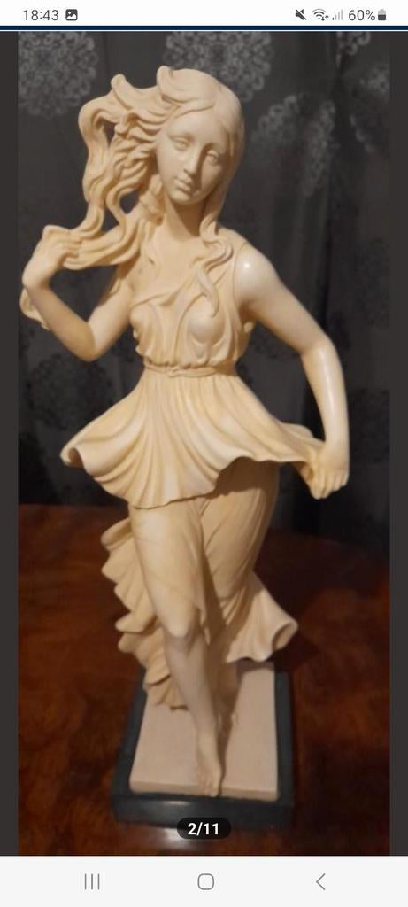 Statue belle jeune femme signer Santini 53 cm de haut, Antiquités & Art, Enlèvement