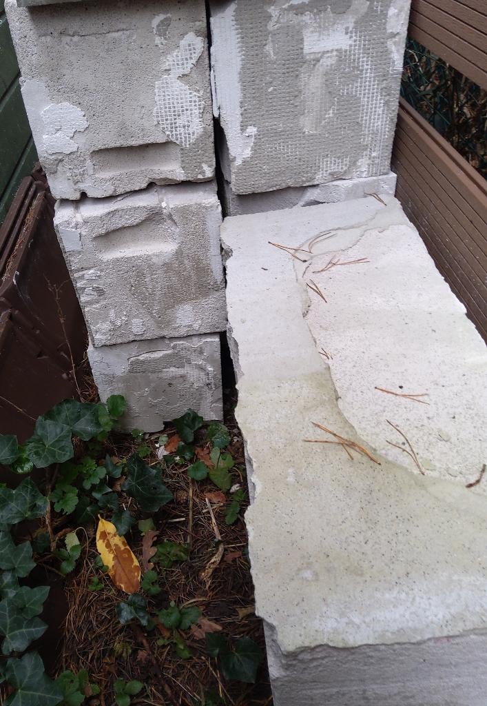 A donner 12 grandes briques en plâtre, Bricolage & Construction, Enlèvement, Utilisé, Briques