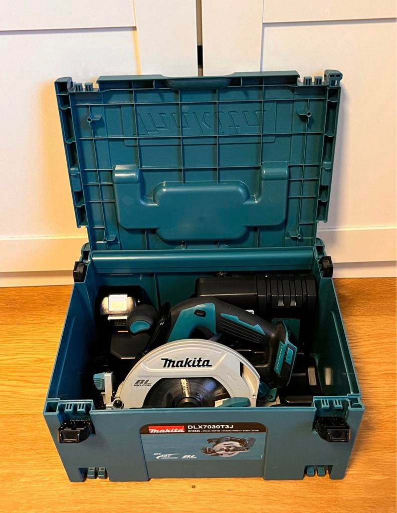 Makita Scie circulaire 18V 5ah, Bricolage & Construction, Enlèvement, Comme neuf, Scie circulaire