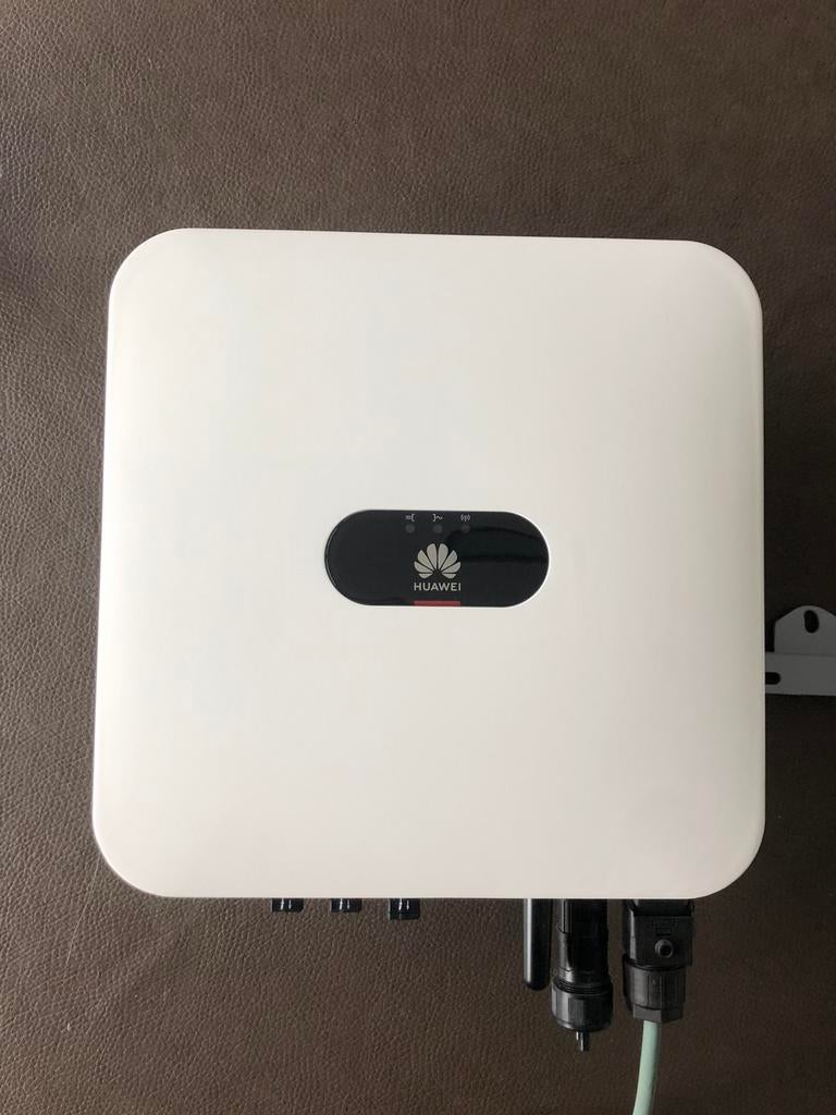 Huawei hybride omvormer 4.6kW, Bricolage & Construction, Panneaux solaires & Accessoires, Enlèvement, Comme neuf