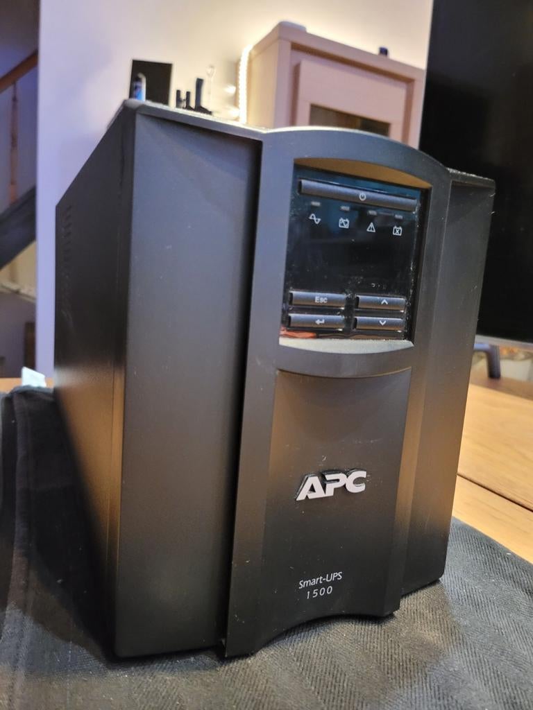 APC UPS SMT1500i, Informatique & Logiciels, Alimentations de secours (UPS), Enlèvement