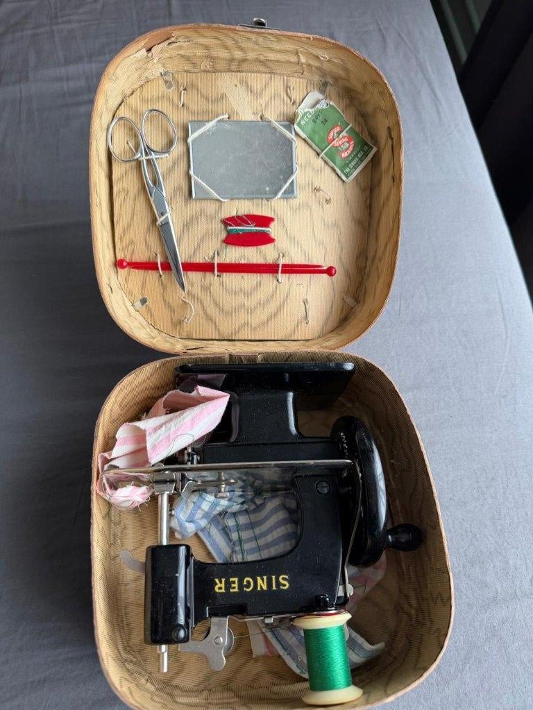 Miniatuur singer naaimachine, Antiek en Kunst, Ophalen