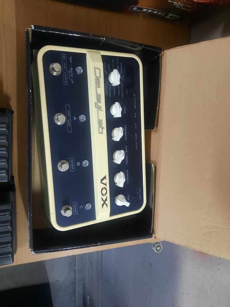 Vox delay-effect pedal, Muziek en Instrumenten, Effecten, Ophalen, Zo goed als nieuw