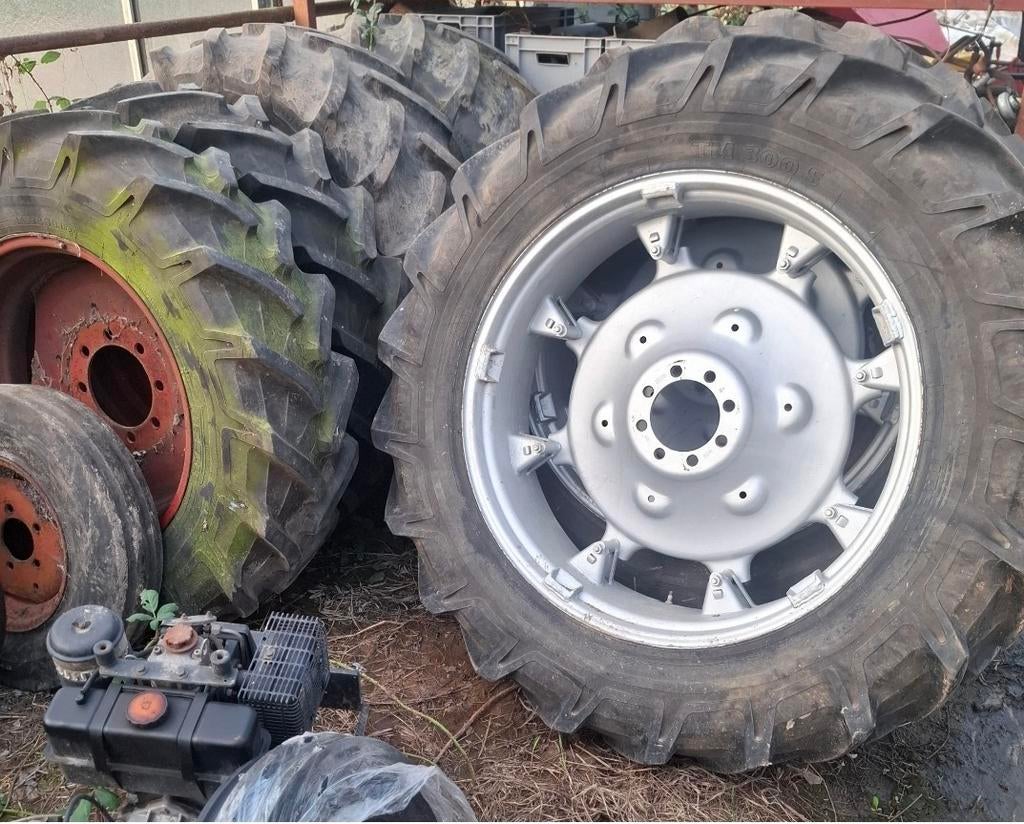 Pneus 15.5R38 + jantes Deutz en bon état, Articles professionnels, Enlèvement