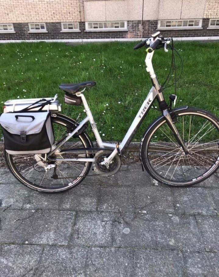 Le vélo électrique Trek est comme neuf !, Vélos & Vélomoteurs, Vélos électriques, Comme neuf, Autres marques, 51 à 55 cm, 50 km par batterie ou plus