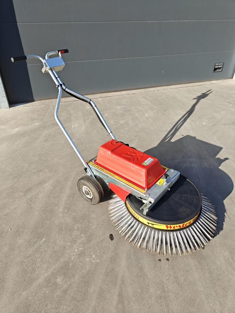 Veegmachine westermann wr870 accu, Doe-het-zelf en Bouw, Ophalen, Zo goed als nieuw, Schrobmachine