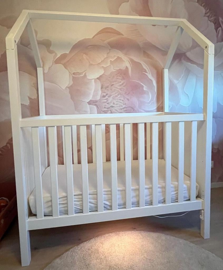 Lit bébé + matelas Aerosleep + protège-matelas Aerosleep, Enfants & Bébés, Berceaux & Lits, Enlèvement