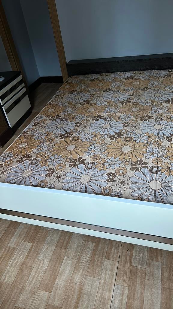 Slaapkamer met dubbel bed, Huis en Inrichting, Slaapkamer | Complete slaapkamers, Ophalen, Zo goed als nieuw