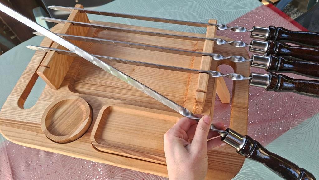 Plateau de service BBQ en bois avec brochettes — Fait main, Ophalen of Verzenden