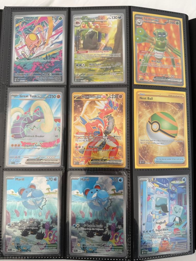 Vente de cartables Pokemon Scarlet & Violet (avril), Enlèvement ou Envoi, Comme neuf