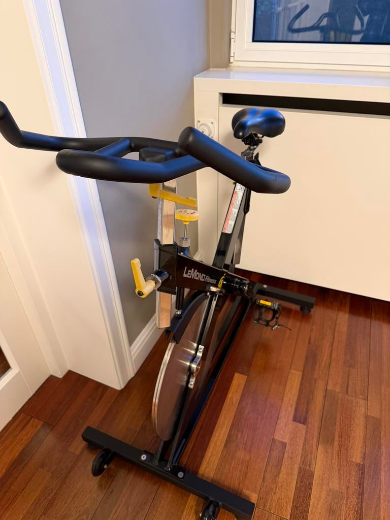 spinningfiets, Sport en Fitness, Fitnessapparatuur, Ophalen, Spinningfiets, Zo goed als nieuw, Metaal