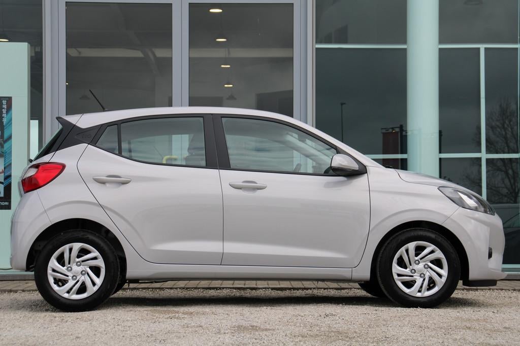 Hyundai i10 1.0-GDi Twist M5 *CAM*NAV*APPLE/ANDROID*, Auto's, Hyundai, Voorwielaandrijving, Stof, Zwart, 46 kW