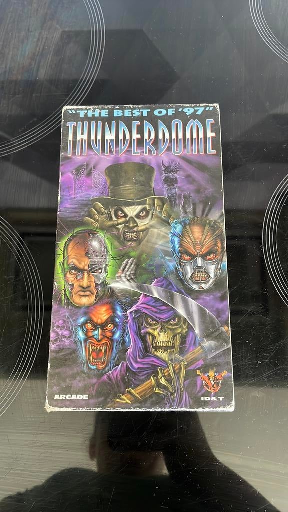 Thunderdome ‘the best of 97’, Ophalen, Zo goed als nieuw