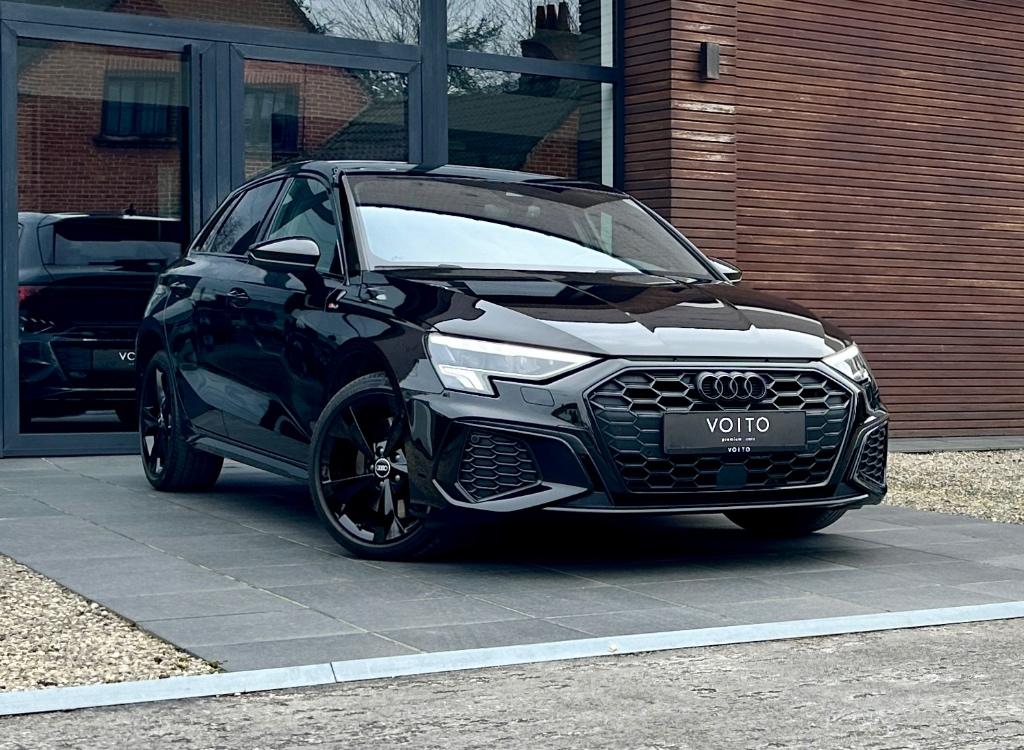 Audi A3 Sportback 45TFSIe S-LINE Comp ACC/LED/VIRTUAL/KEY, 4 cilinders, 1655 kg, Zwart, 5 deurs