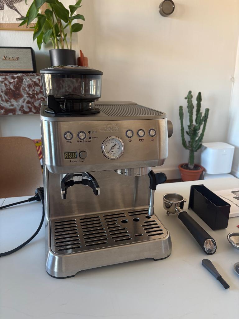 Machine à café Solis Grind & Infuse Perfetta – État neuf, Elektronische apparatuur, Koffiezetapparaten, Ophalen, Espresso apparaat