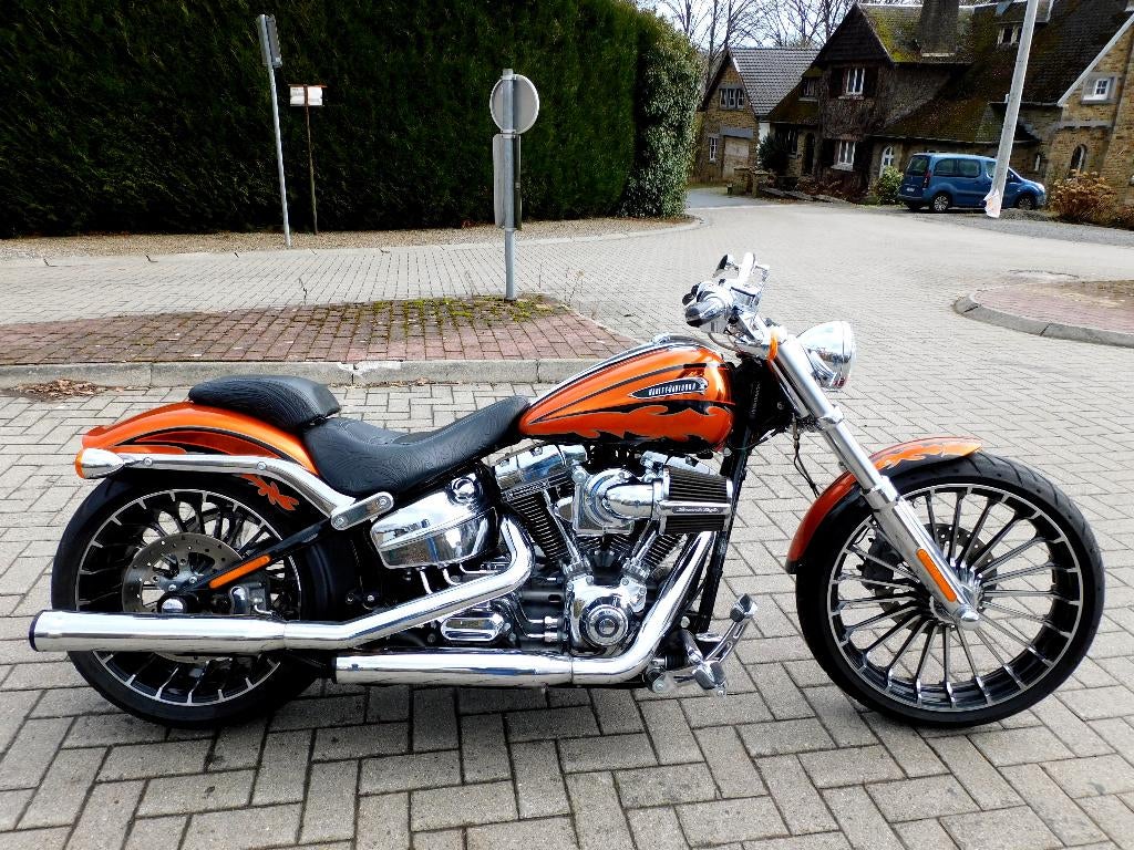 Harley Davidson Breakout CVO-versie, volledige opties!