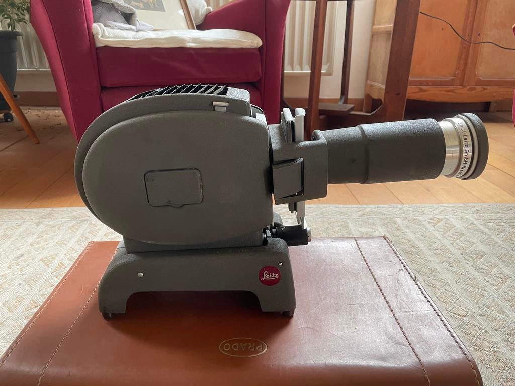 Projecteur Dias Leitz, Enlèvement, 1960 à 1980, Projecteur