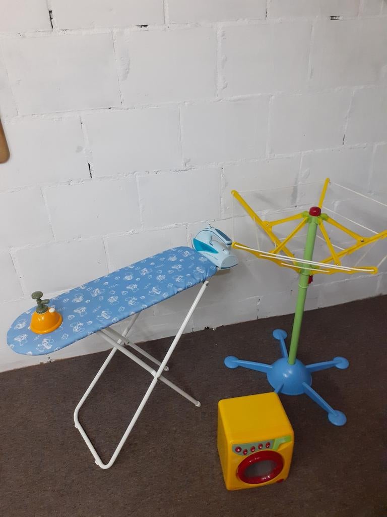 Droogmolen, wasmachine en strijkplank met strijkijzer, Ophalen, Gebruikt