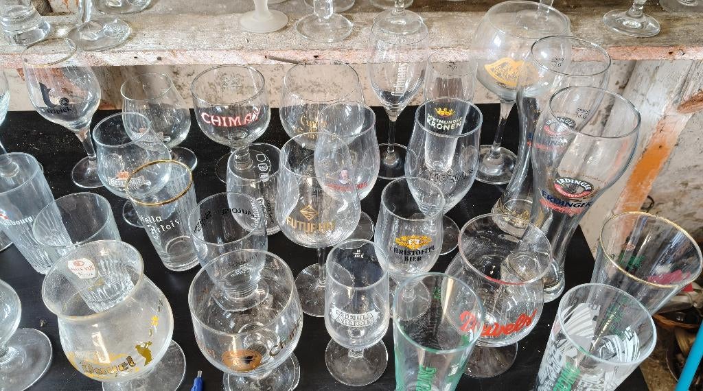 Verres en tout genre - Bières, alcools, vins etc. (+ de 300), Collections, Enlèvement, Comme neuf, Autres types