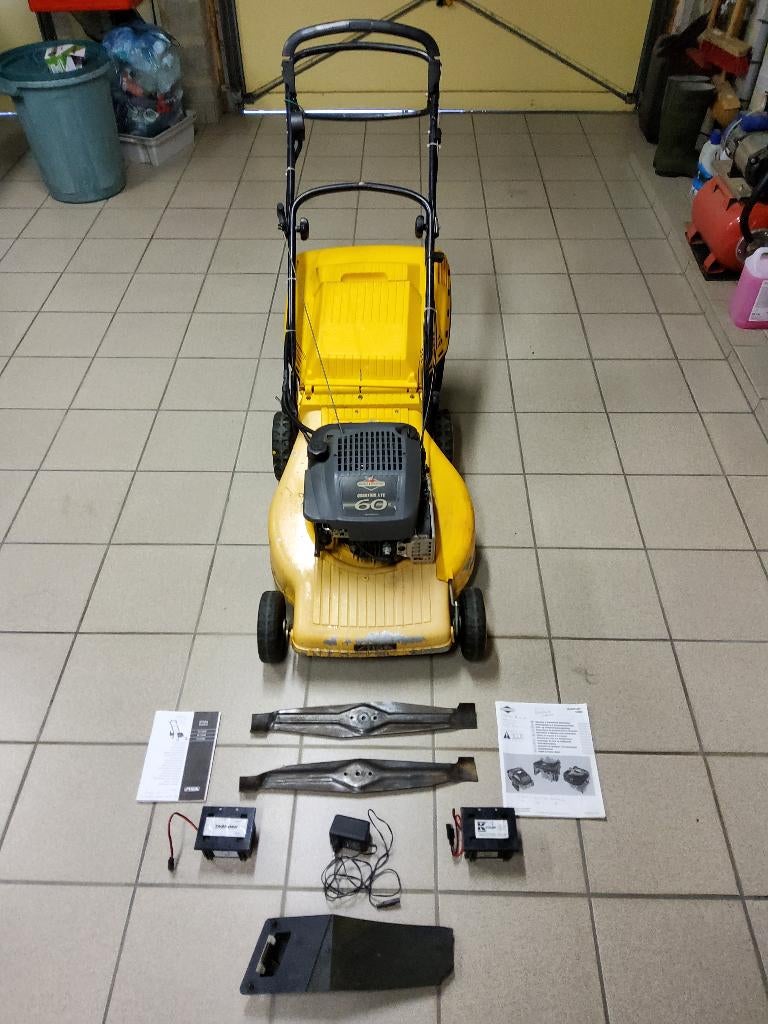 TONDEUSE  STIGA 55 COMBI  AVEC  DEMARREUR  ELECTRIQUE, Tuin en Terras, Grasmaaiers, Ophalen, Opvangbak