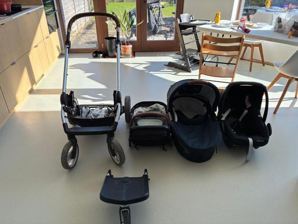 Mutsy - volledige buggy set, Ophalen, Gebruikt, Met autostoeltje, Combiwagen