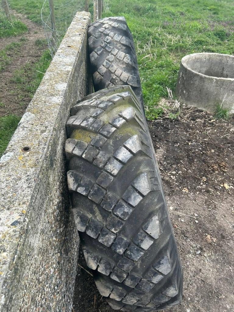 pneus taille 14.00/R20