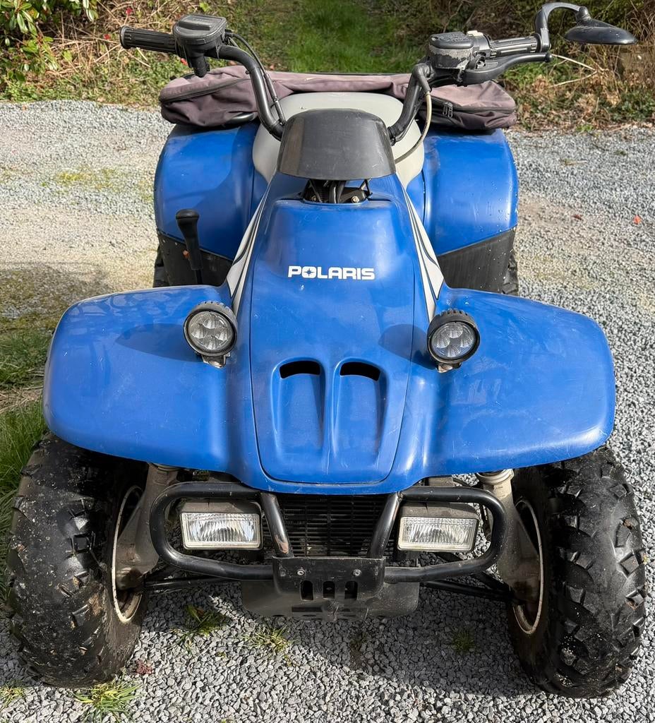 Quad polaris, Motos