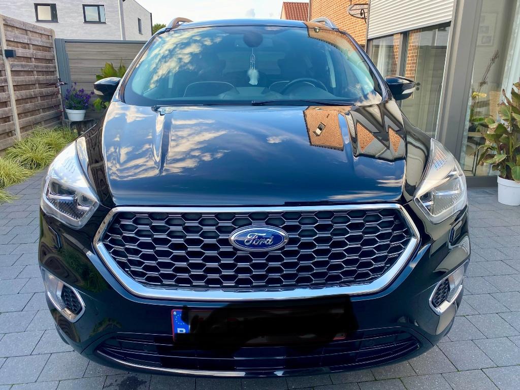 Ford Kuga    ( Vignale), Auto's, Ford, Voorwielaandrijving, 4 cilinders, Zwart, Leder