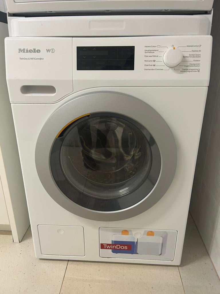 Miele WCE670 WPS TDos Wifi - 2018 - voor onderdelen, 1200 à 1600 tours, 85 à 90 cm, Programme lavage à la main, Chargeur frontal