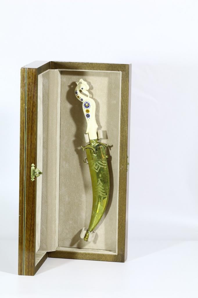 Ornement décoratif  - Poignard traditionnel