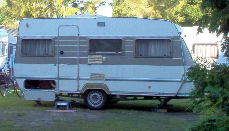 Eriba Nova 462, Grand lit, Jusqu'à 4, 5 à 6 mètres, Poêle