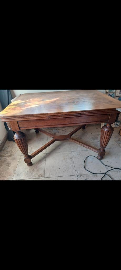 Table antique/en bois massif, Enlèvement