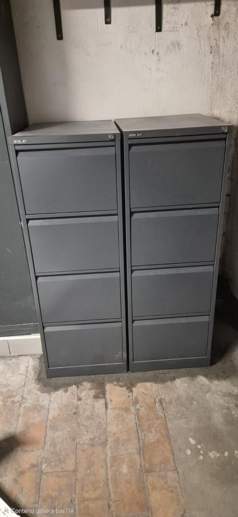 Armoire metallique avec 4 tiroir, Comme neuf