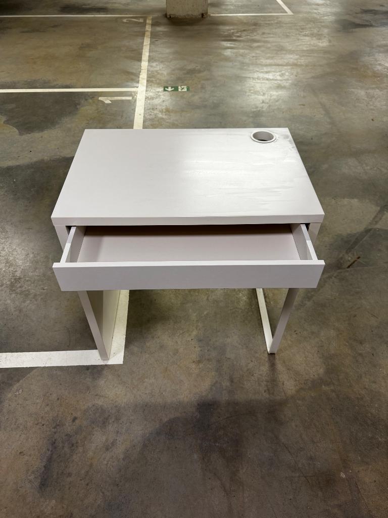 Bureau Micke wit, Enlèvement, Comme neuf, Bureau