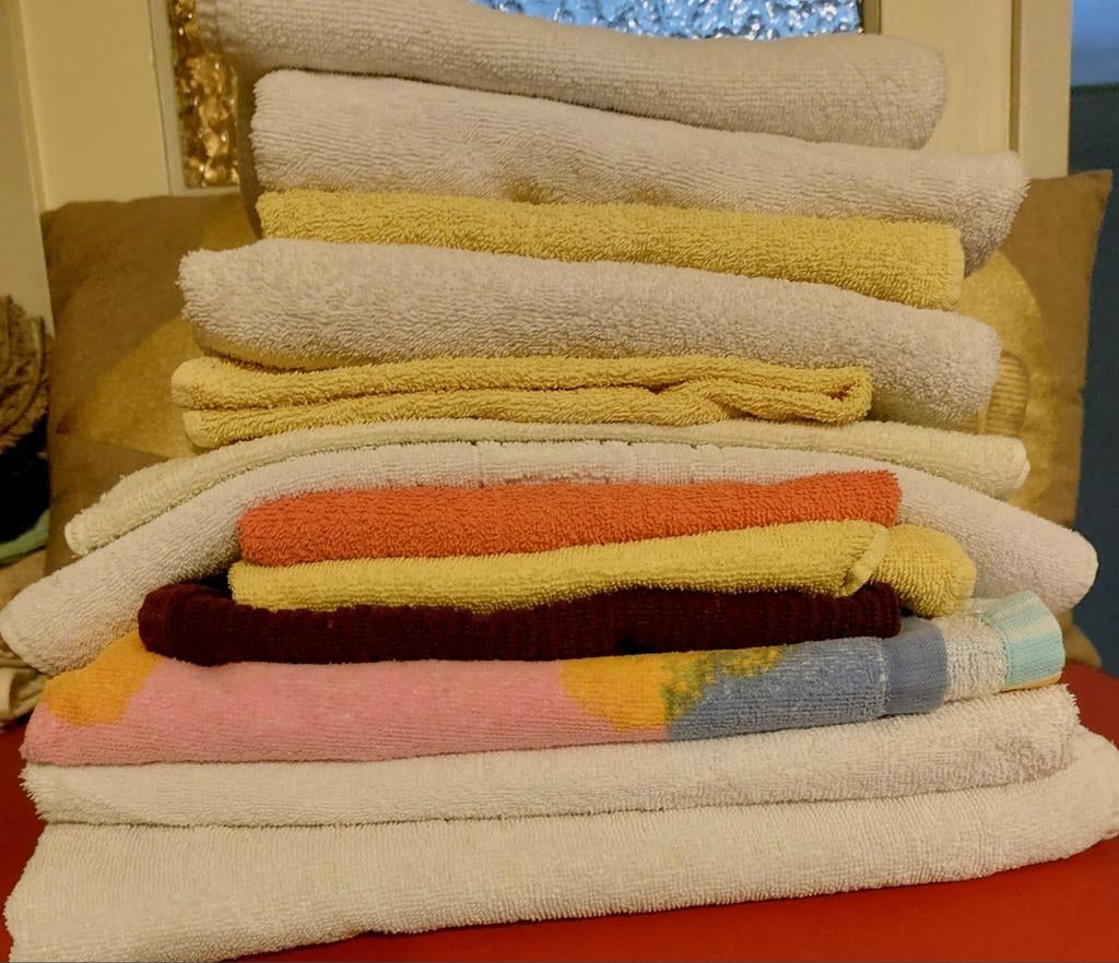 Essuie déjà utilisé très bonne état pour tout 10€, Maison & Meubles, Salle de bain | Linge de bain & Accessoires, Enlèvement, Comme neuf