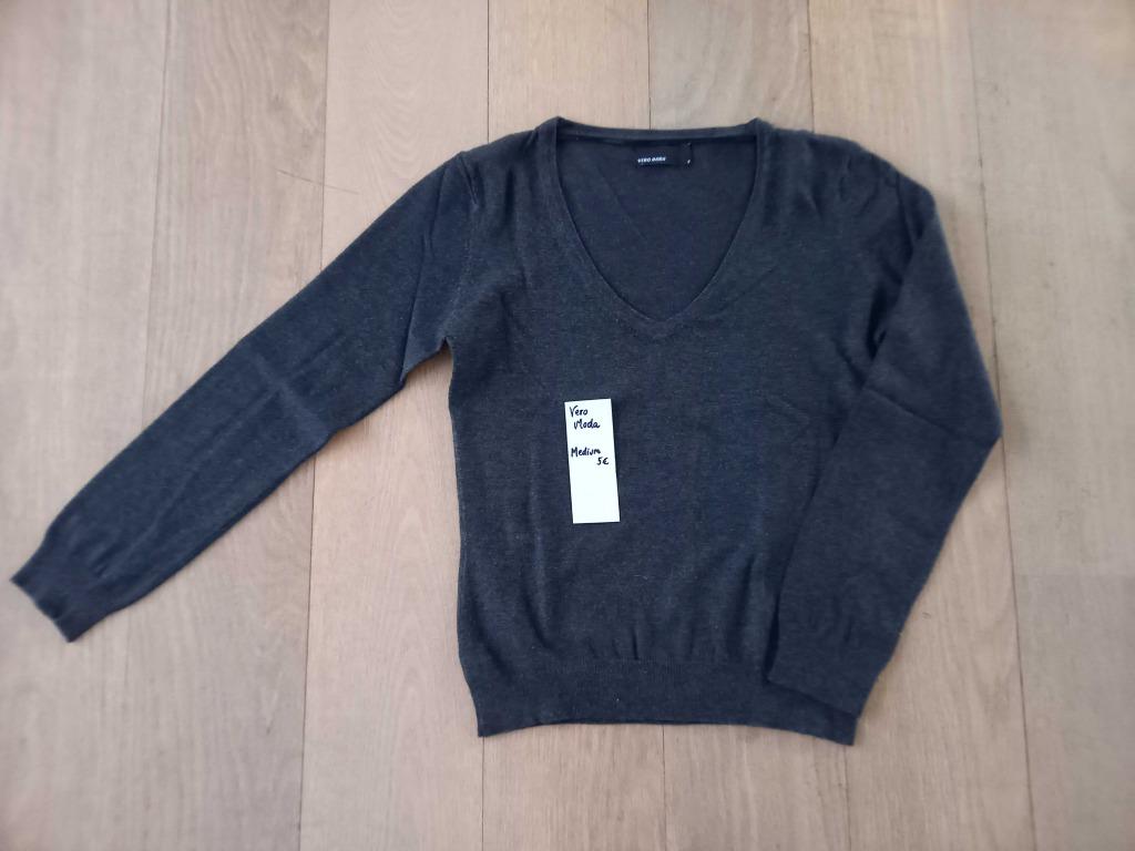Donkergrijs V-hals truitje Vero Moda medium NIEUWSTAAT, Kleding | Dames, Maat 38/40 (M), Vero Moda, Ophalen of Verzenden, Zo goed als nieuw