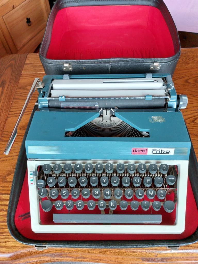 Daro Erika typemachine, Diversen, Typemachines, Ophalen, Zo goed als nieuw